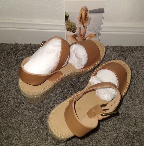 🎉HP🎉NEW SOLUDOS Minorca Nude Platform Sandals - Picture 7 of 8